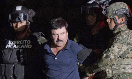 Trùm ma túy Joaquin ''El Chapo'' Guzman ở Mexico City sau khi bị bắt lại, ngày 8-1-2016.